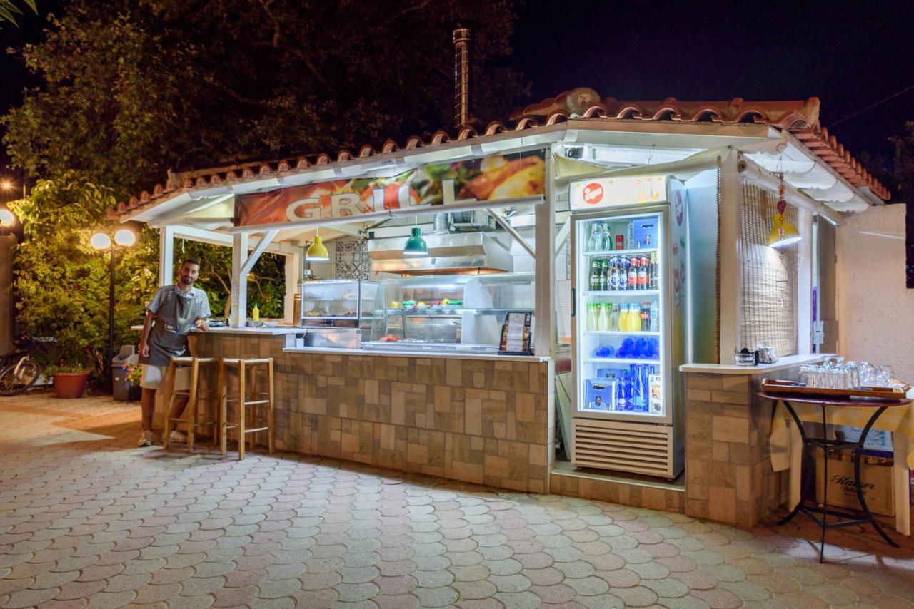 Des Roses Hotel Platanias  Exteriér fotografie