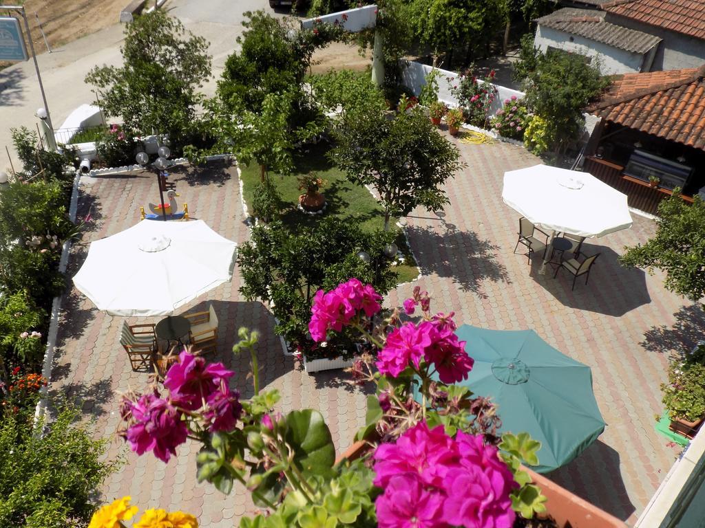 Des Roses Hotel Platanias  Exteriér fotografie