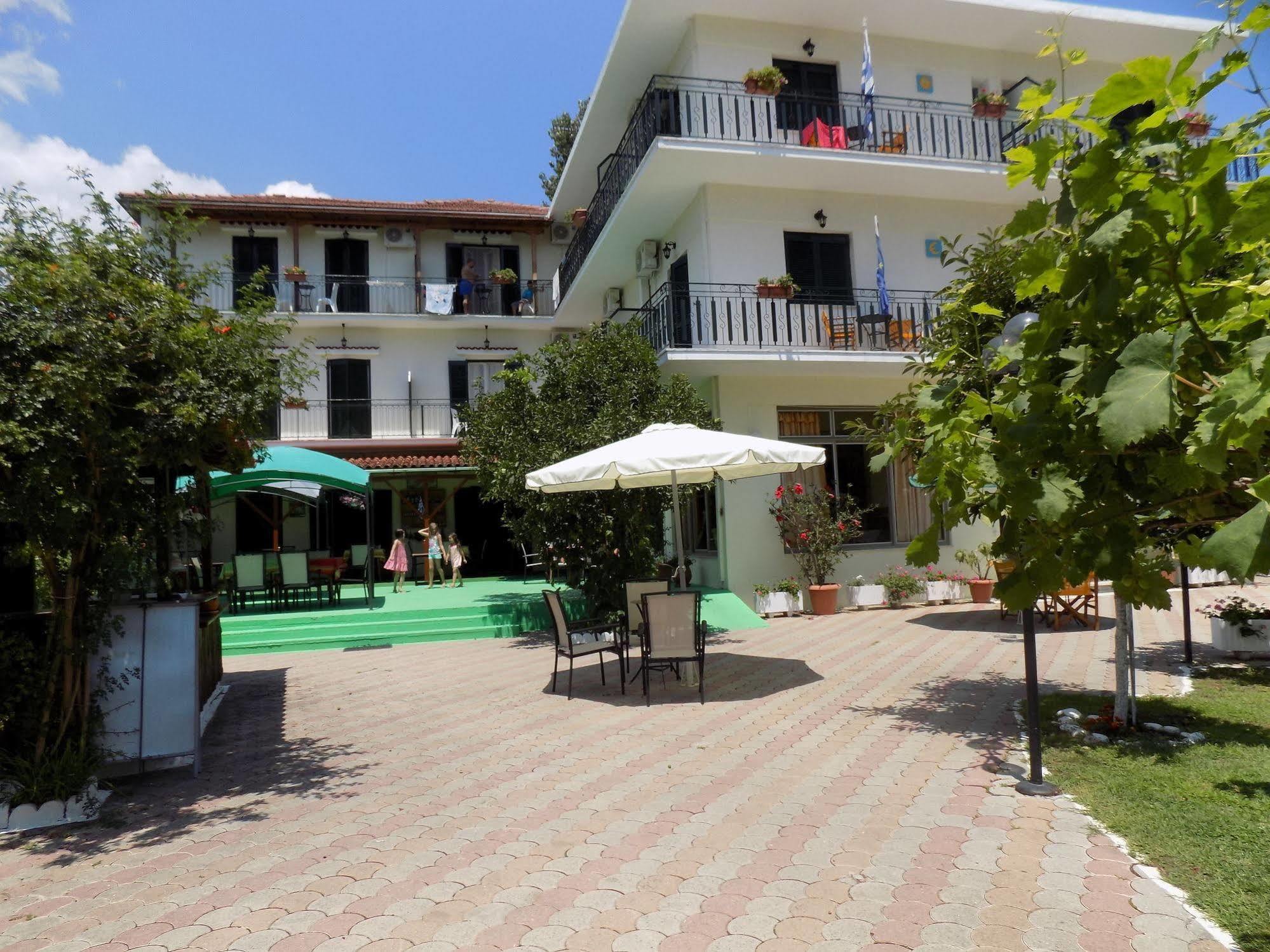 Des Roses Hotel Platanias  Exteriér fotografie