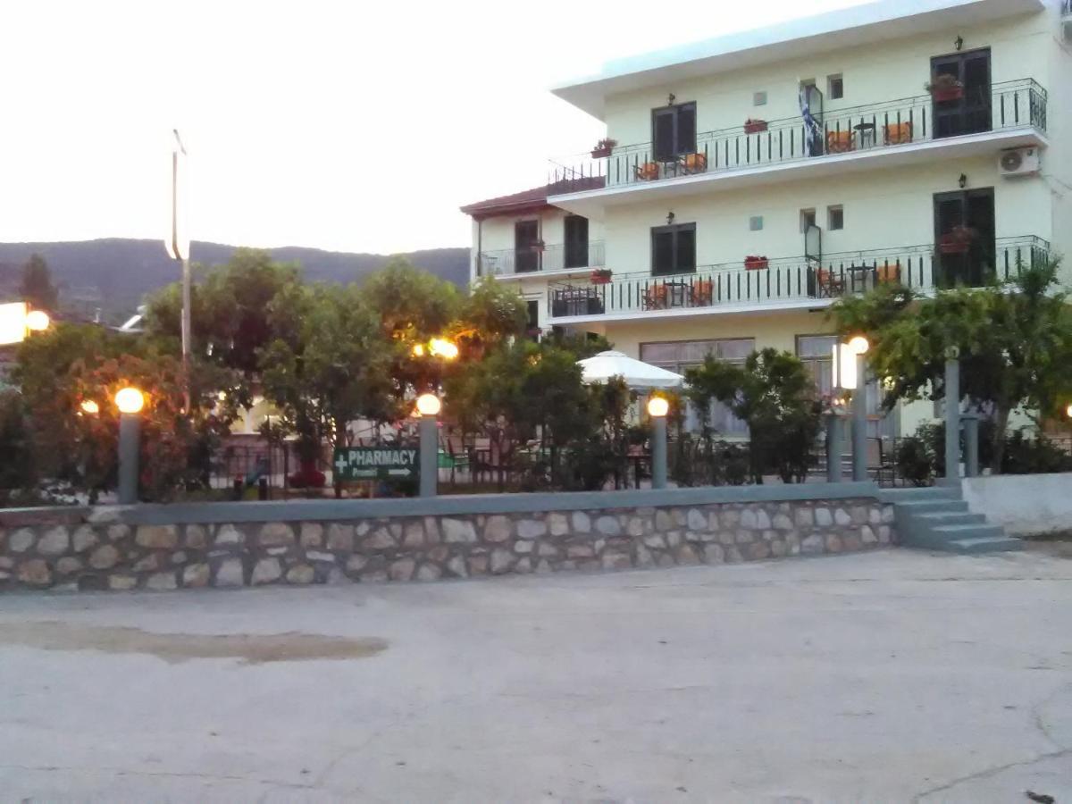 Des Roses Hotel Platanias  Exteriér fotografie